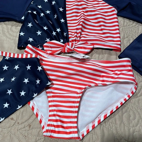 Girl’s 3-Piece Swimsuit - Picture 4 of 8